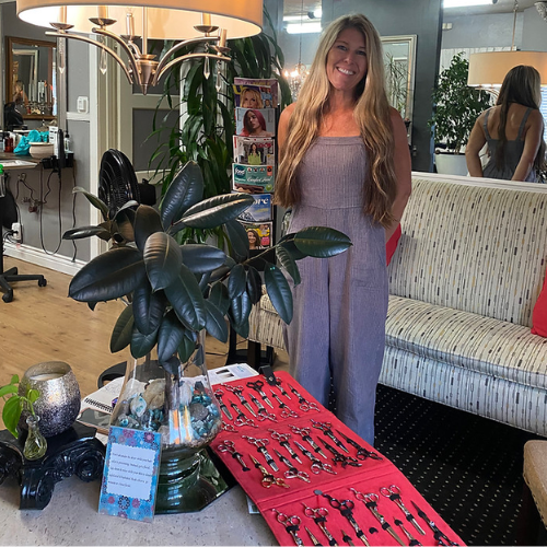 Jetti, Paula V Salon